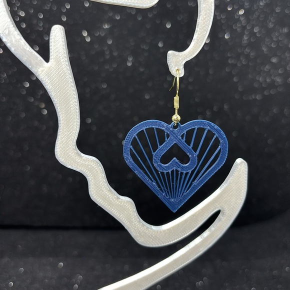 The Open Heart Twist Blue Earrings - Picture 3 of 4